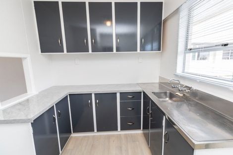 Photo of property in 5 Hawker Street, Mount Victoria, Wellington, 6011