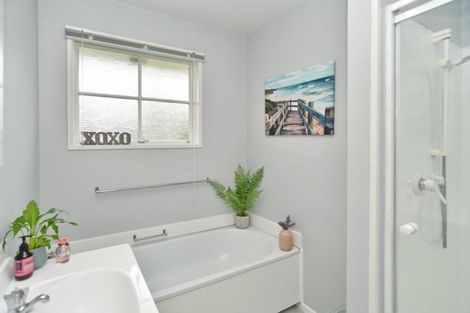 Photo of property in 3 Cowper Place, Avondale, Christchurch, 8061