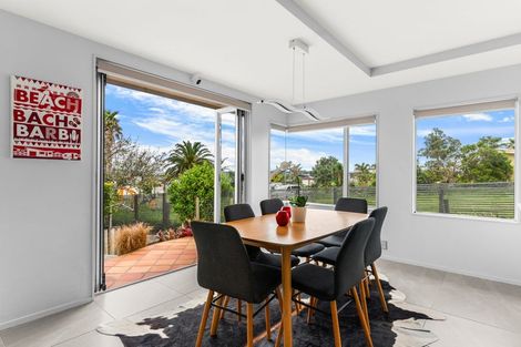 Photo of property in 43 Cullen Street, Mangawhai Heads, Mangawhai, 0505