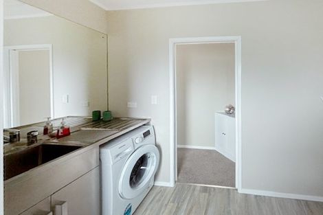 Photo of property in 20 Matuhi Rise, Henderson, Auckland, 0612