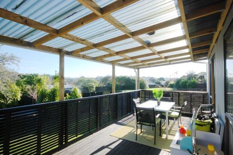 Photo of property in 11 Elvira Place, Ranui, Auckland, 0612