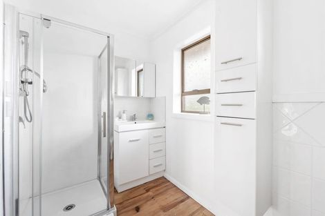 Photo of property in 1006 Whangaparaoa Road, Tindalls Beach, Whangaparaoa, 0930