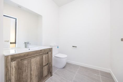 Photo of property in 17b Hogans Road, Glenfield, Auckland, 0629