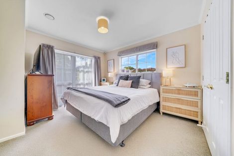 Photo of property in 2/13 Clevedon Road, Papakura, 2110