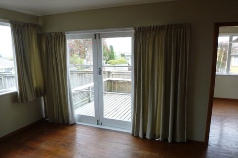 Photo of property in 255 Rangatira Road, Beach Haven, Auckland, 0626