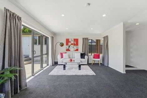 Photo of property in 25a Mcinnes Road, Weymouth, Auckland, 2103