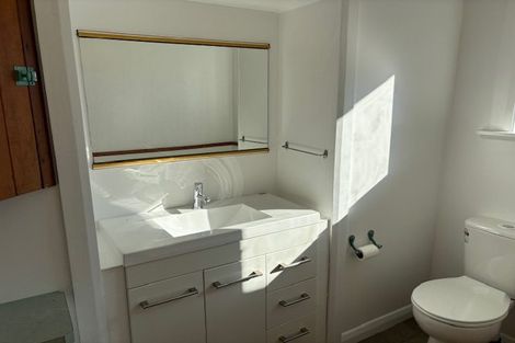 Photo of property in 18 Queens Road, Glen Avon, New Plymouth, 4312