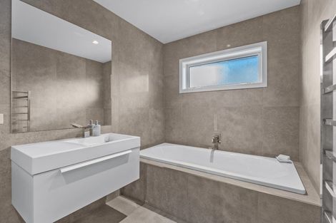 Photo of property in 10a Mackay Drive, Greenhithe, Auckland, 0632