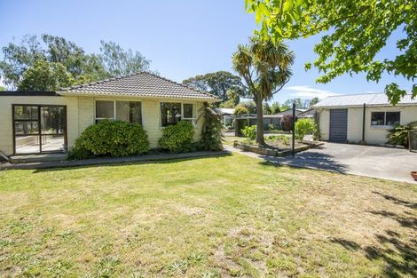 Photo of property in 5 Collins Drive, Waikuku Beach, 7402