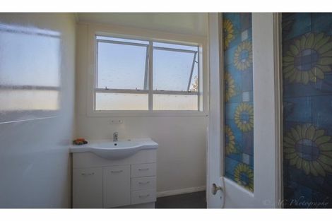 Photo of property in 5 Main Road, Pleasant Point, 7903