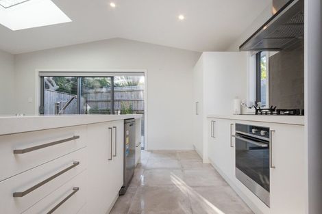 Photo of property in 5a Woodstock Place, Hokowhitu, Palmerston North, 4410