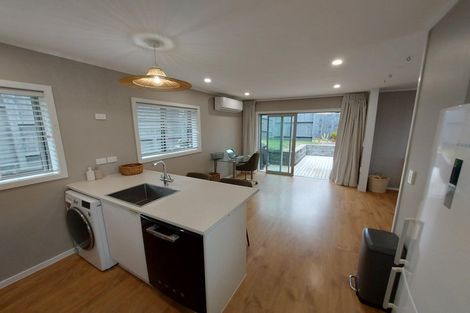 Photo of property in 1/367 Wairau Road, Totara Vale, Auckland, 0629