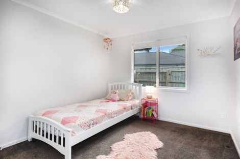 Photo of property in 1 Banks Boulevard, Whitby, Porirua, 5024
