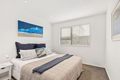 Photo of property in 15 Te Mana Street, Omaha, 0986