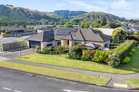 Photo of property in 2 Georgia Grove, Paraparaumu, 5032