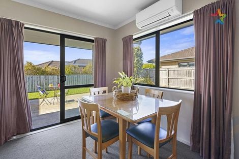 Photo of property in 8 Percy Kinsman Crescent, Riverstone Terraces, Upper Hutt, 5018