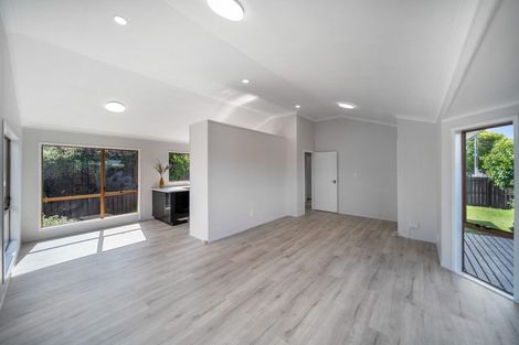 Photo of property in 1/45 Grove Road, Papakura, 2110