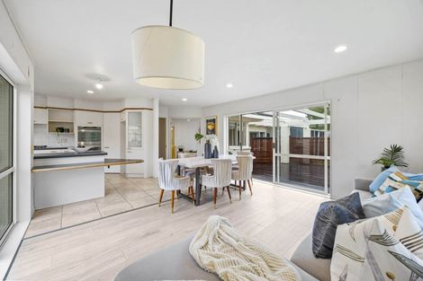 Photo of property in 26 Dannemora Drive, Dannemora, Auckland, 2016