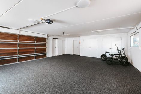 Photo of property in 94 Marine Parade, Mount Maunganui, 3116
