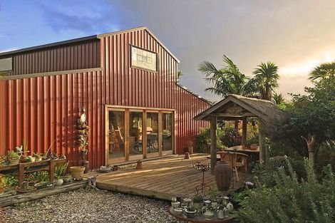 Photo of property in 76 Top Town Place, Coromandel, 3506