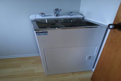 Photo of property in 2/15 Wilkie Place, Mount Wellington, Auckland, 1060