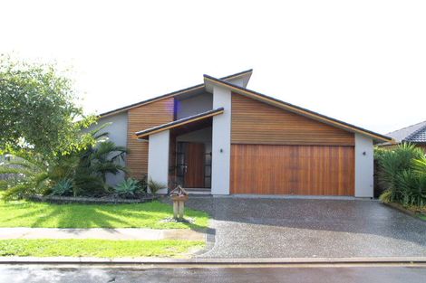 Photo of property in 25 Erne Crescent, East Tamaki, Auckland, 2016