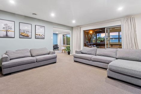 Photo of property in 7 Lake Terrace Road, Burwood, Christchurch, 8061
