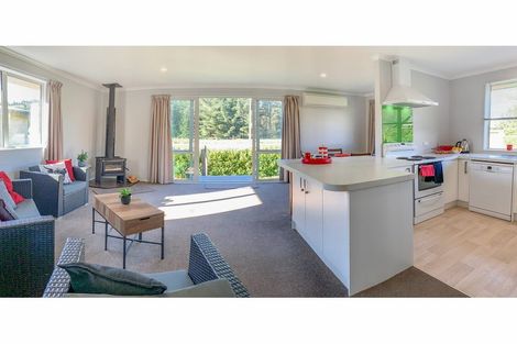 Photo of property in 8 Ryton Place, Lake Coleridge, 7572