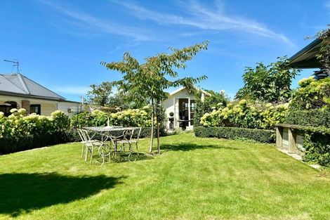 Photo of property in 22 Domain Road, Waipawa, 4210