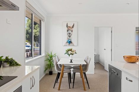 Photo of property in 16a Elizabeth Street, Orewa, 0931