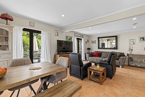Photo of property in 31 Waipuia Place, Greenhithe, Auckland, 0632