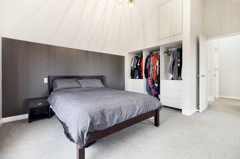 Photo of property in 136 Mountain Road, Henderson Valley, Auckland, 0612