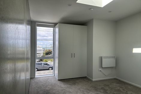 Photo of property in 144 Apu Crescent, Lyall Bay, Wellington, 6022