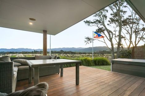 Photo of property in 17 Riverside Place, Katikati, 3129