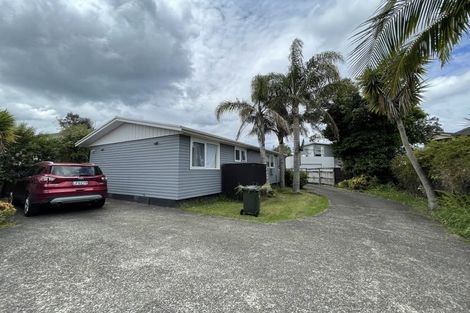 Photo of property in 2/3 Seine Road, Forrest Hill, Auckland, 0620