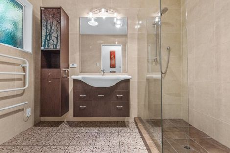 Photo of property in 94 Milton Road, Bluff Hill, Napier, 4110