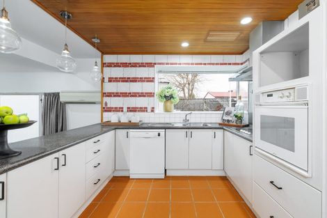 Photo of property in 158a Condell Avenue, Papanui, Christchurch, 8053