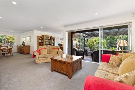 Photo of property in 5 Fendalton Place, Hatfields Beach, Orewa, 0931
