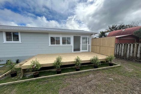 Photo of property in 14 Laurie Street, Red Beach, 0932
