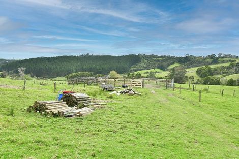 Photo of property in 136 Mclachlan Road, Kaukapakapa, Warkworth, 0984