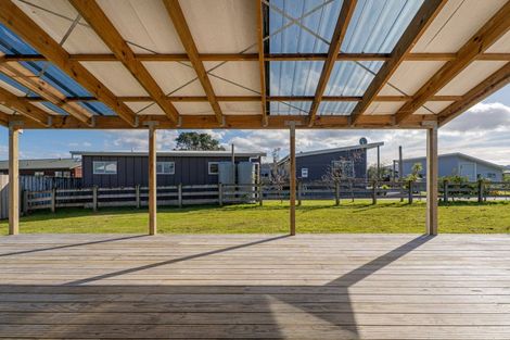 Photo of property in 14 Rena Place, Whitianga, 3510