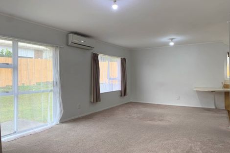 Photo of property in 2/5 Newington Road, Henderson, Auckland, 0612