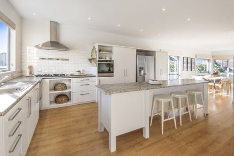 Photo of property in 7 Maleme Avenue, Belmont, Auckland, 0622