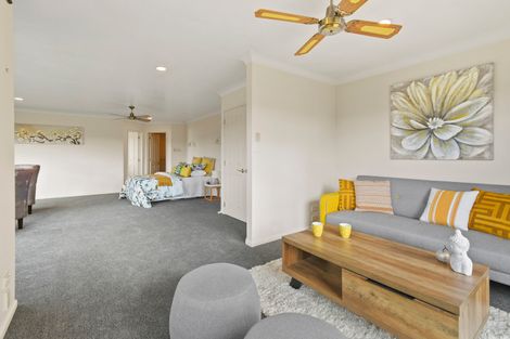 Photo of property in 16 Crannich Place, Wattle Downs, Auckland, 2103