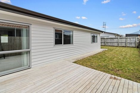 Photo of property in 30 Wrantage Street, Westown, New Plymouth, 4310