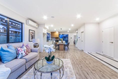 Photo of property in 11 Thomas Rielly Avenue, Hobsonville, Auckland, 0616