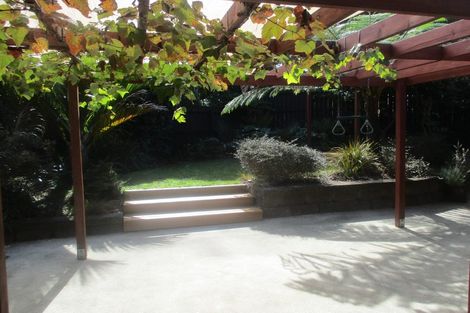 Photo of property in 10 Waimarino Road, Weymouth, Auckland, 2103