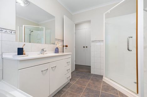 Photo of property in 31 Manor Park Drive, Pyes Pa, Tauranga, 3112