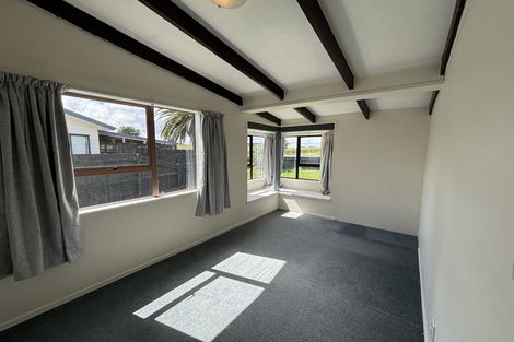 Photo of property in 2 Channel View Road, Clarks Beach, Pukekohe, 2679