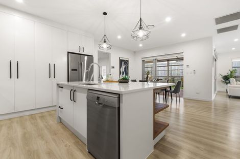 Photo of property in 12 Pommes Way, Silverdale, 0932